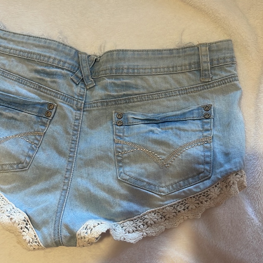 Shorts - Picture 4 of 6